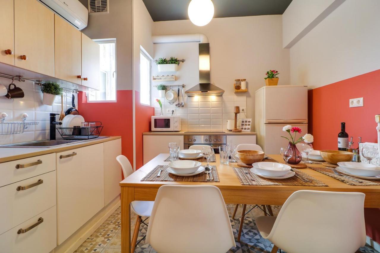 Spacious Central Flat☆3Min To Metro☆Ac|Netflix|Pc Athens Luaran gambar