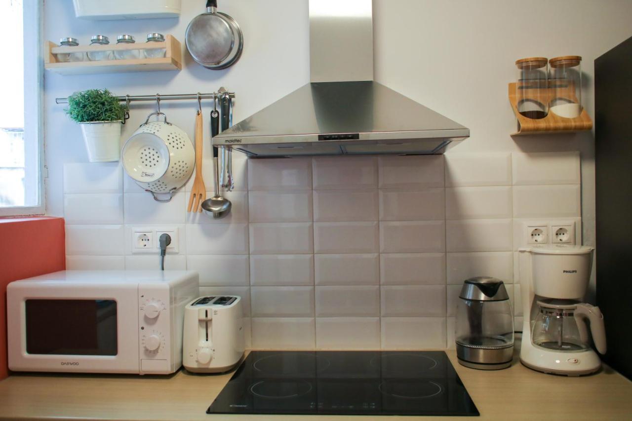 Spacious Central Flat☆3Min To Metro☆Ac|Netflix|Pc Athens Luaran gambar